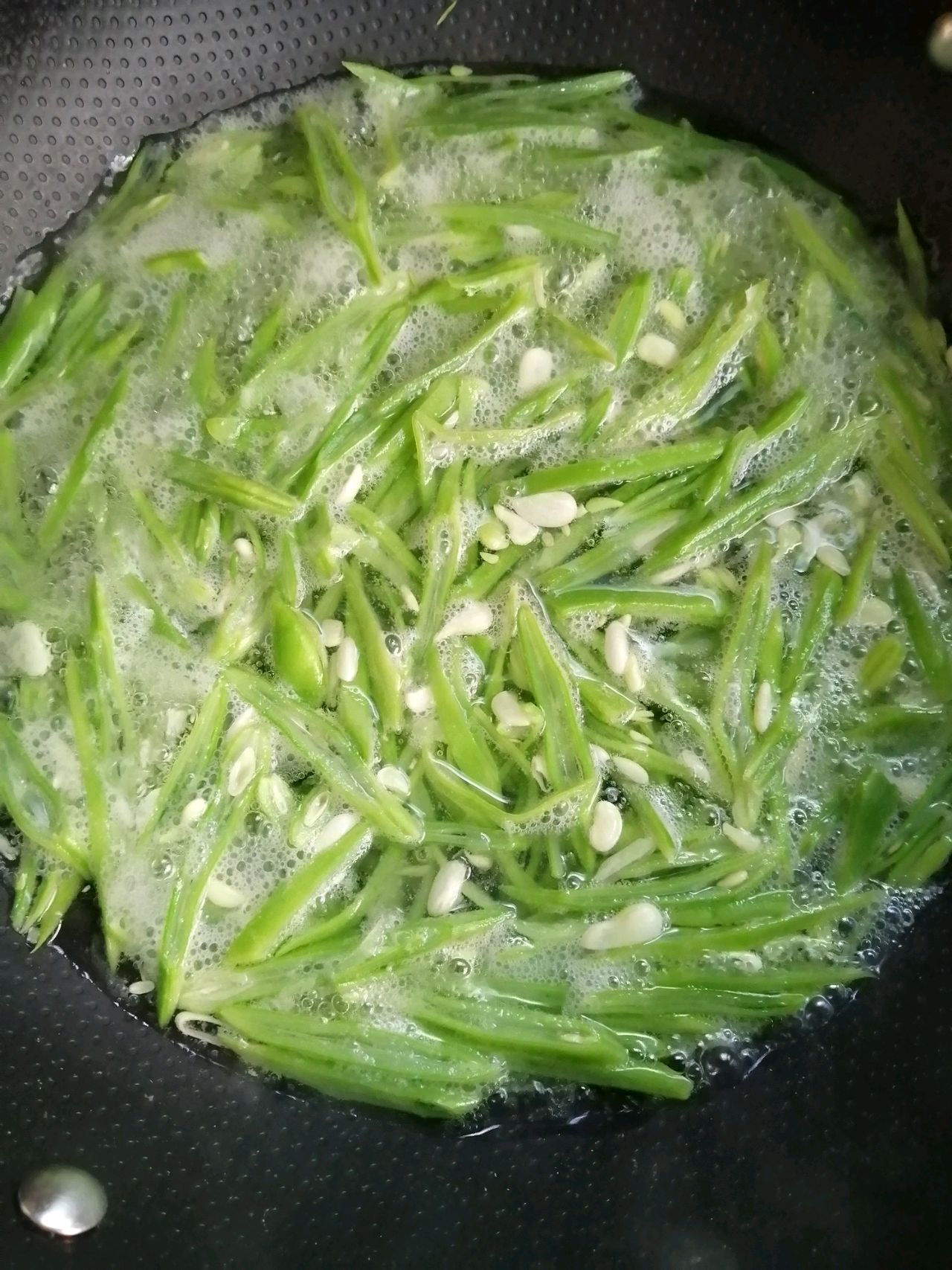 扁芸豆肉丝