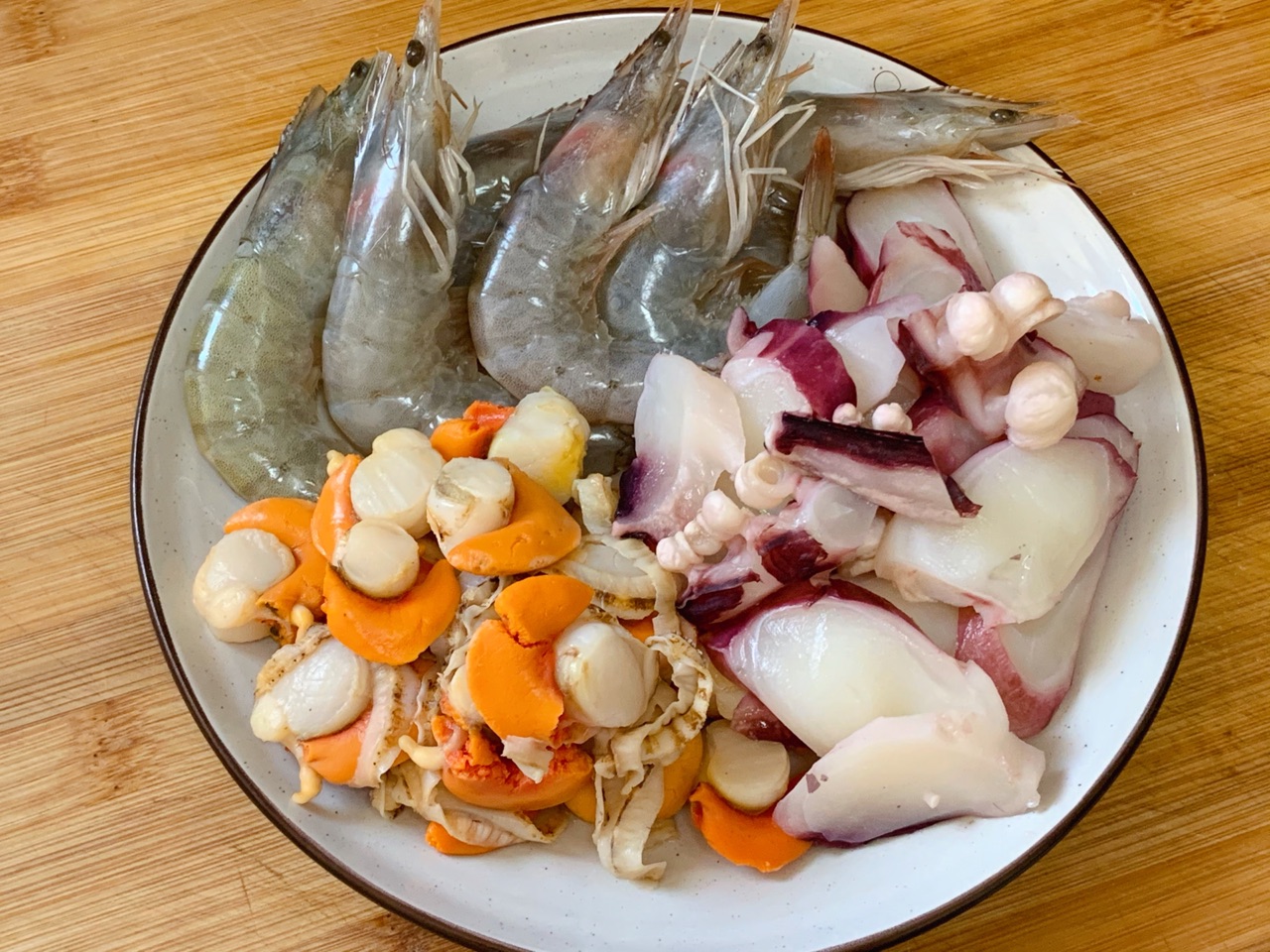 缤纷捞汁海鲜小咖