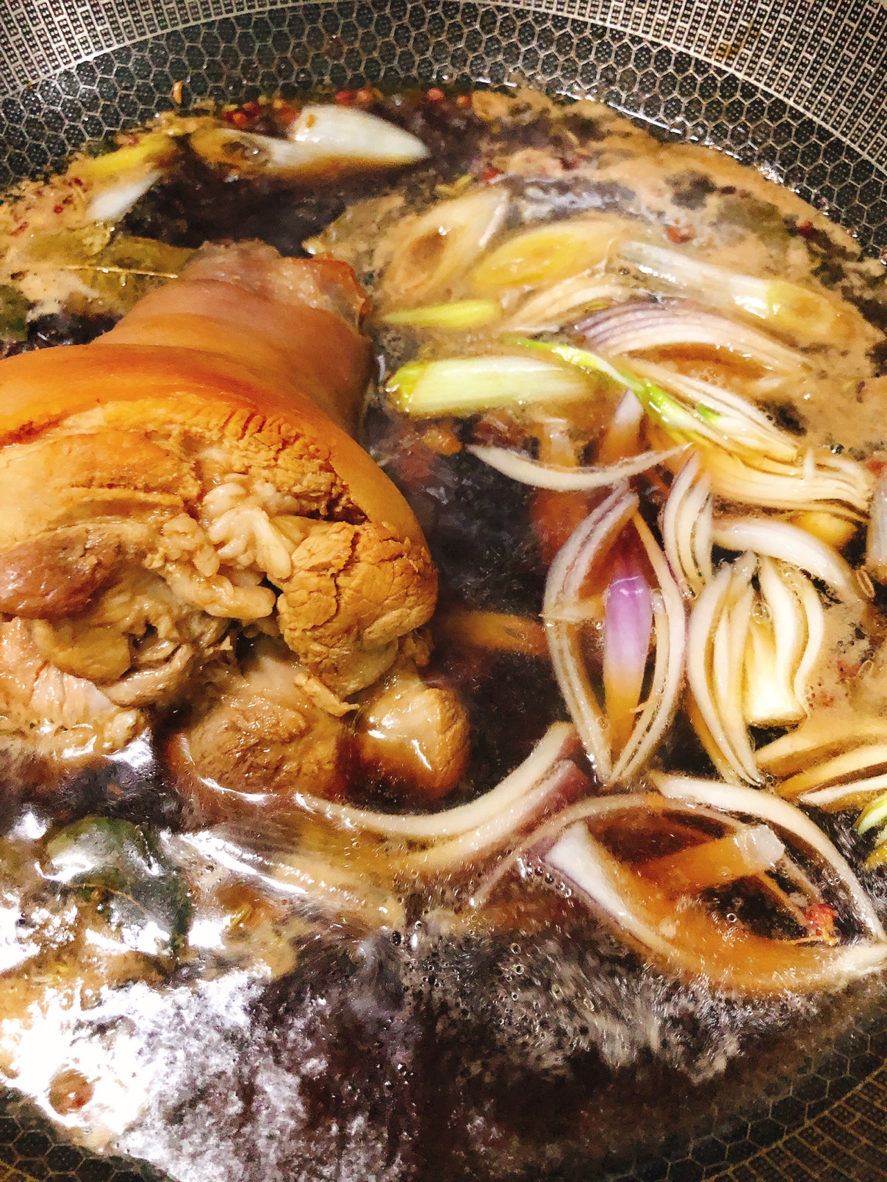 冰糖浓香大肘子