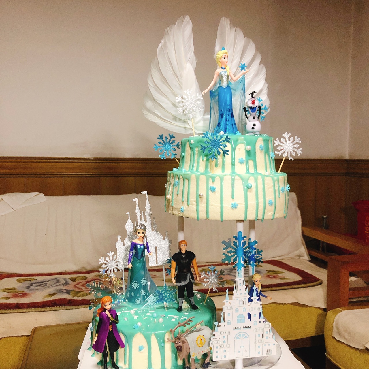 冰雪奇缘悬浮生日蛋糕
