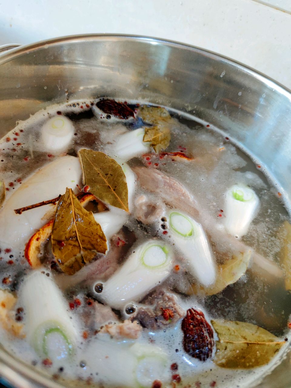 钵钵牛油羊肉煲