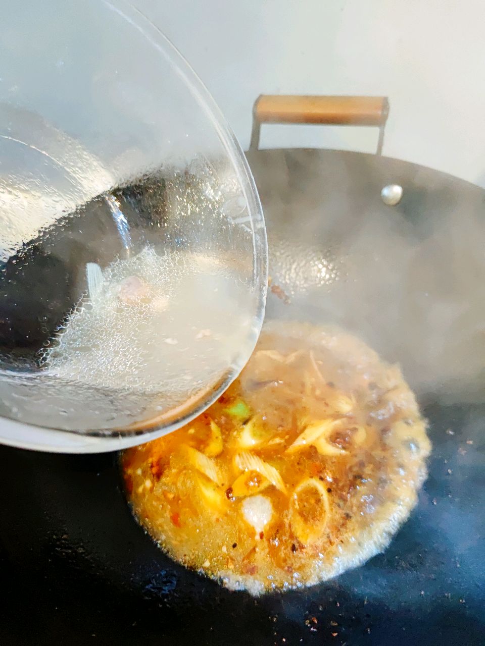 钵钵牛油羊肉煲