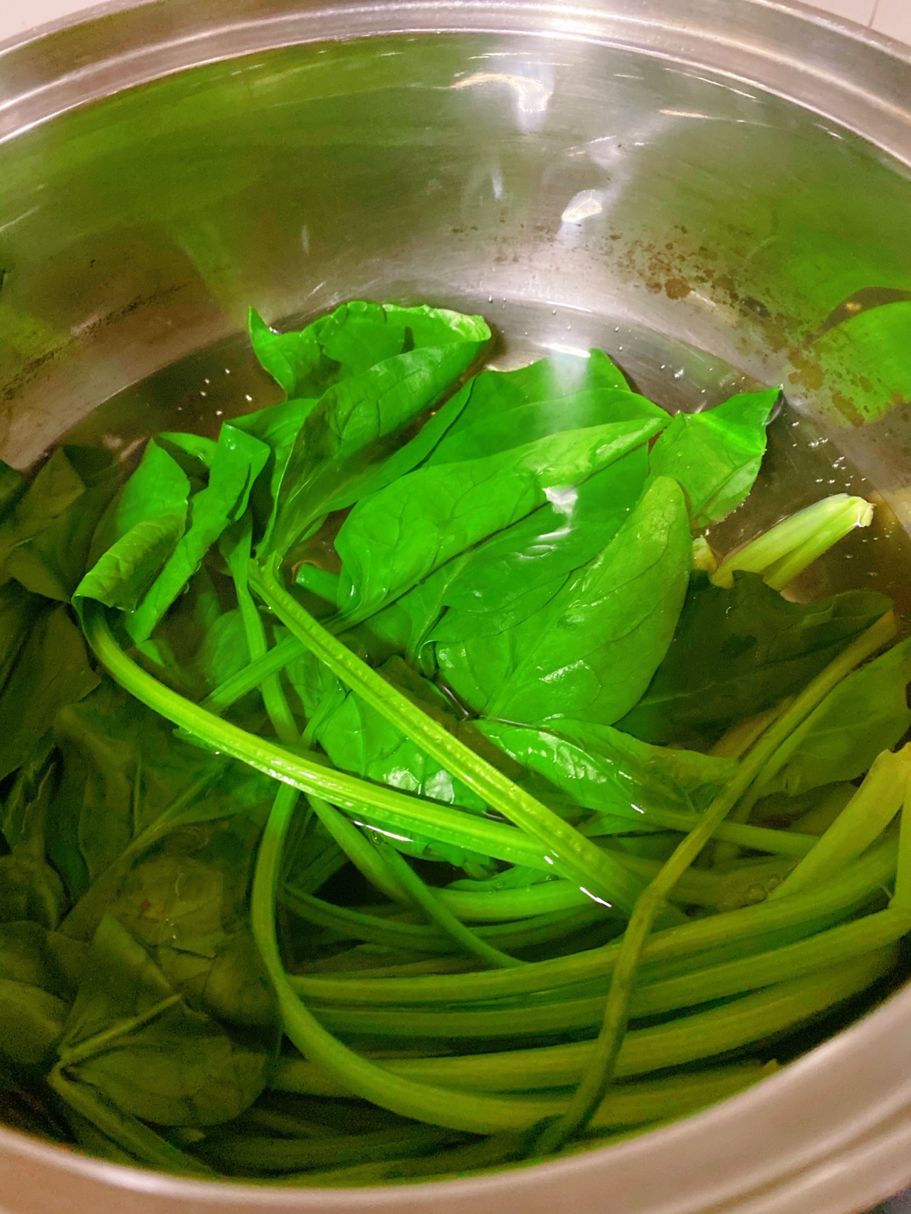 菠菜拌桃仁