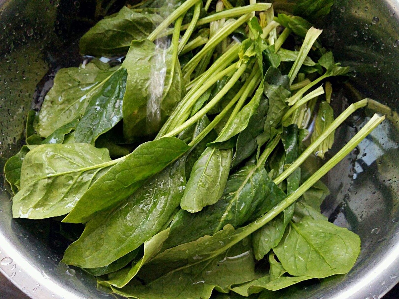 菠菜鸡蛋面