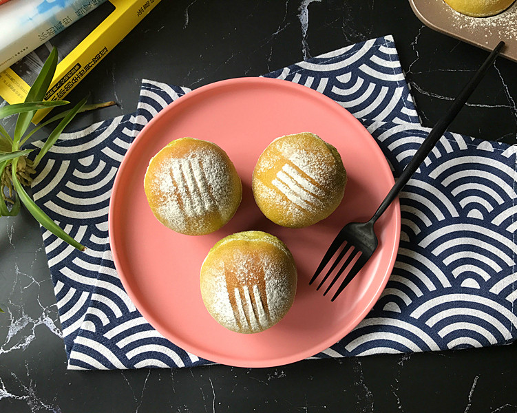 菠菜蜜豆软欧包