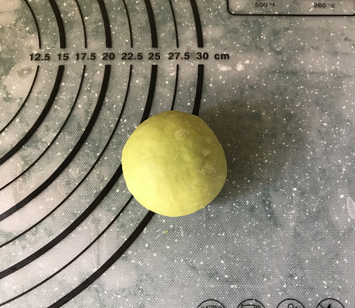 菠菜蜜豆软欧包