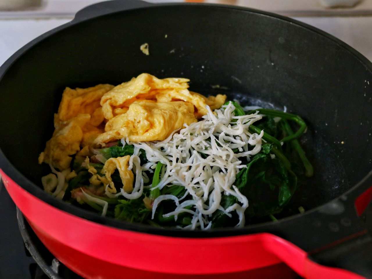 菠菜银鱼炒鸡蛋