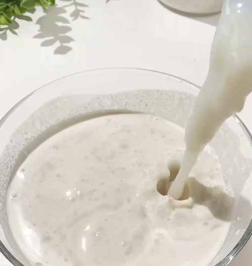 菠萝做成双层马蹄糕，吃完一开口就是果香