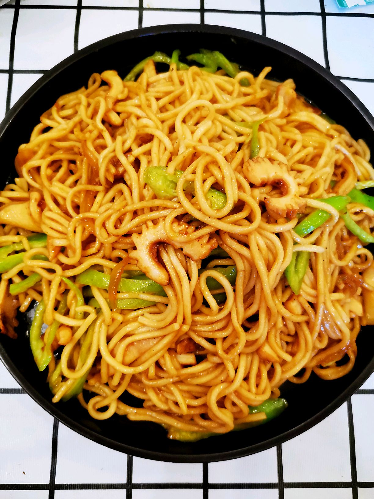 不点外卖在家做——喷香鱿鱼炒面！