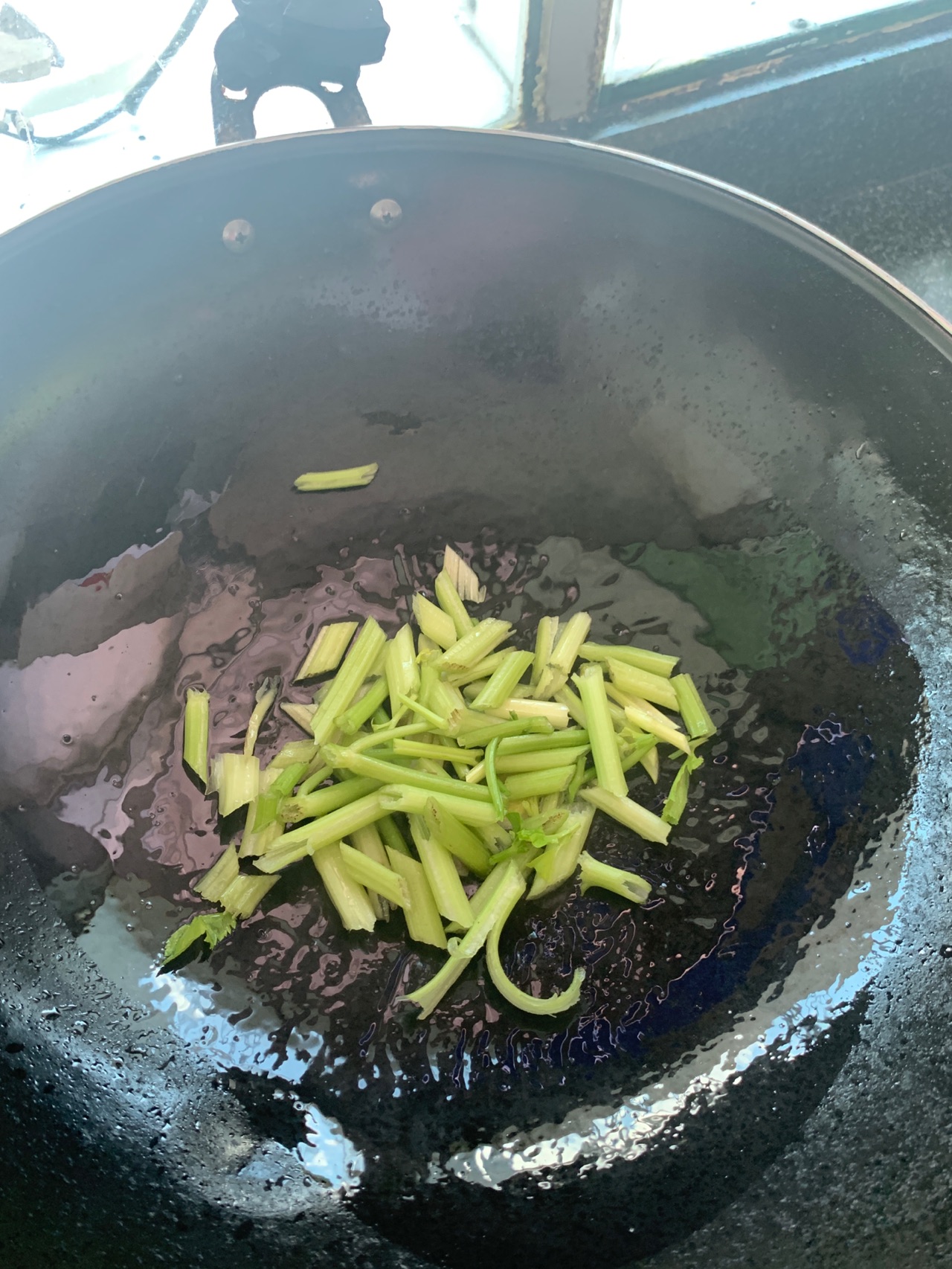 补钙铁锌食谱之芹菜炒虾仁