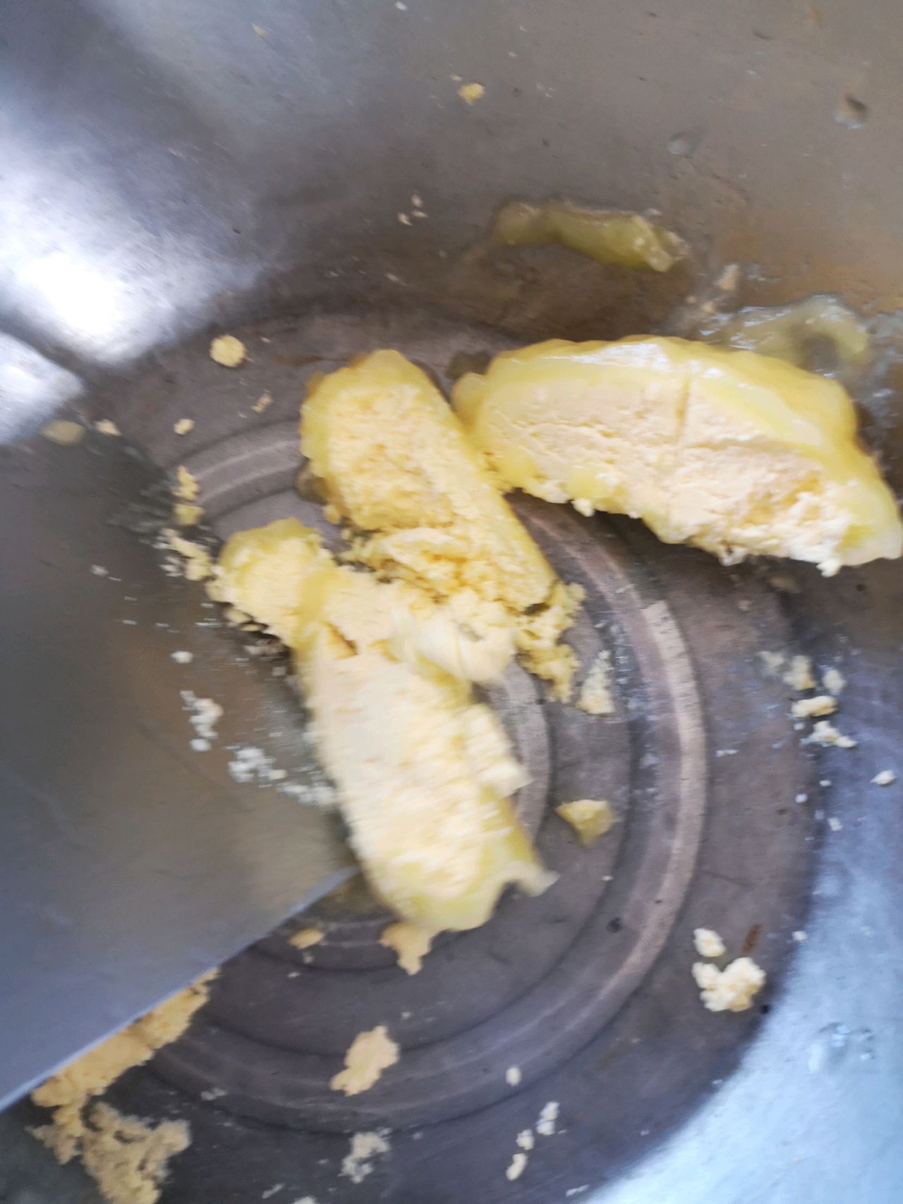 布满争议的“汤子”