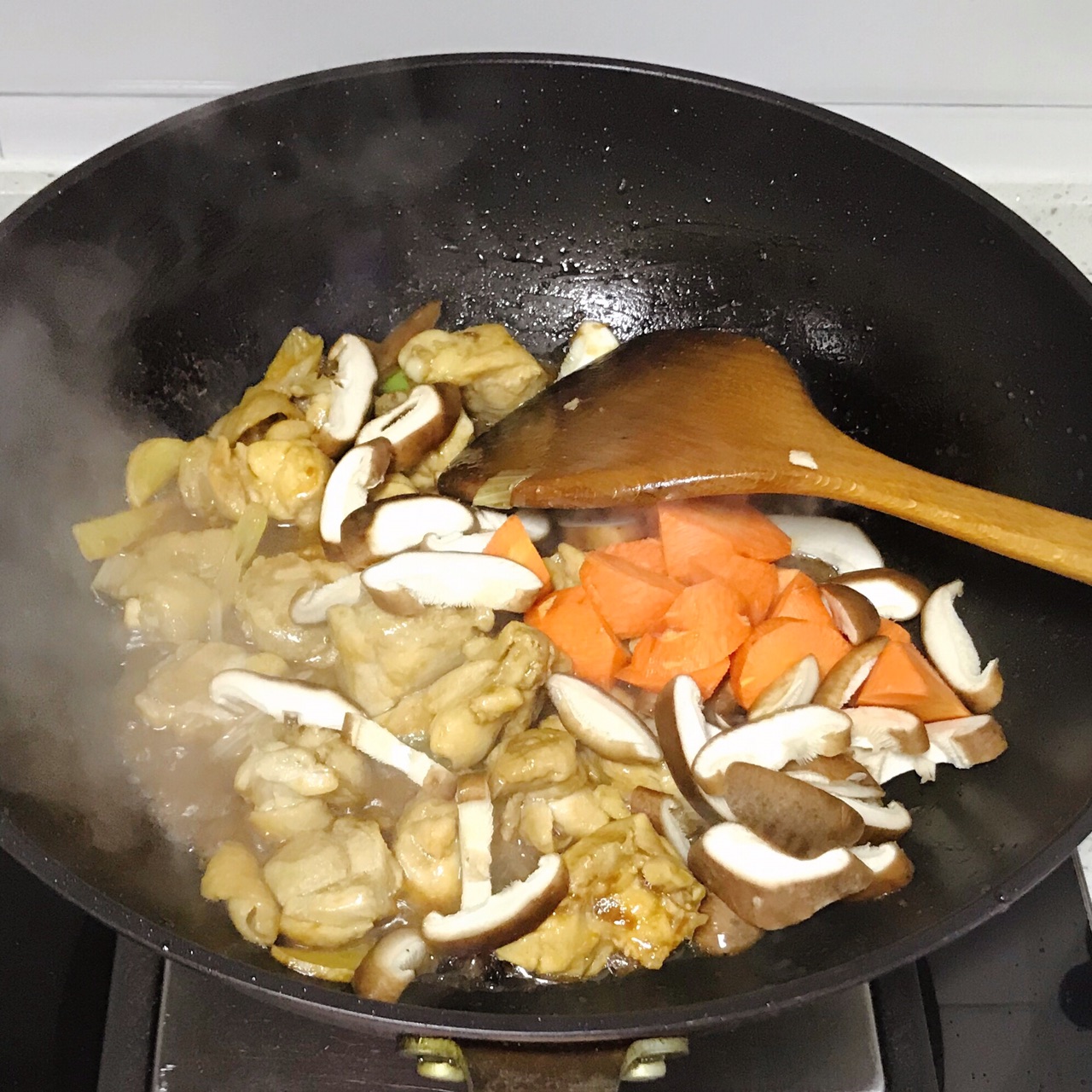 不输餐厅美味的家常黄焖鸡