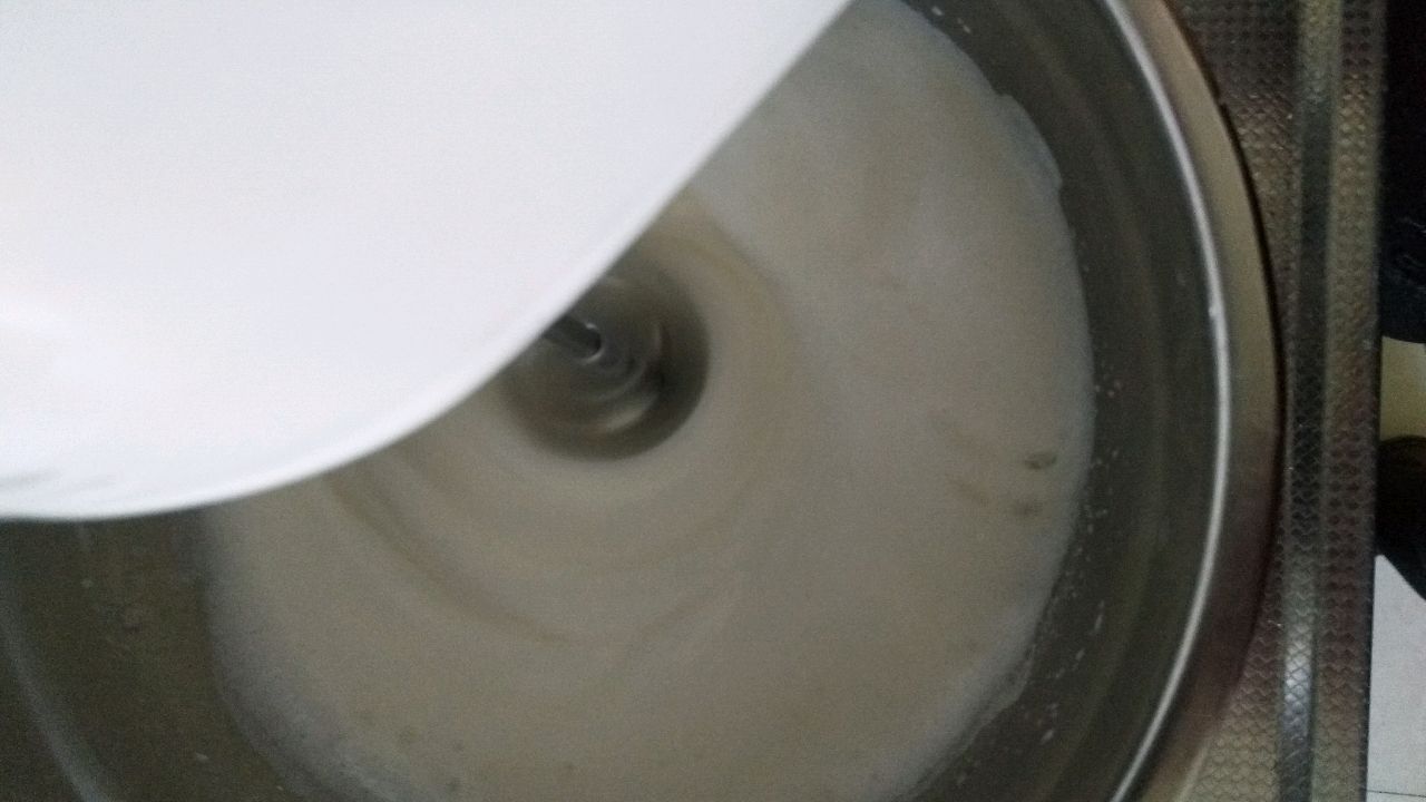 不塌陷不回缩的戚风蛋糕
