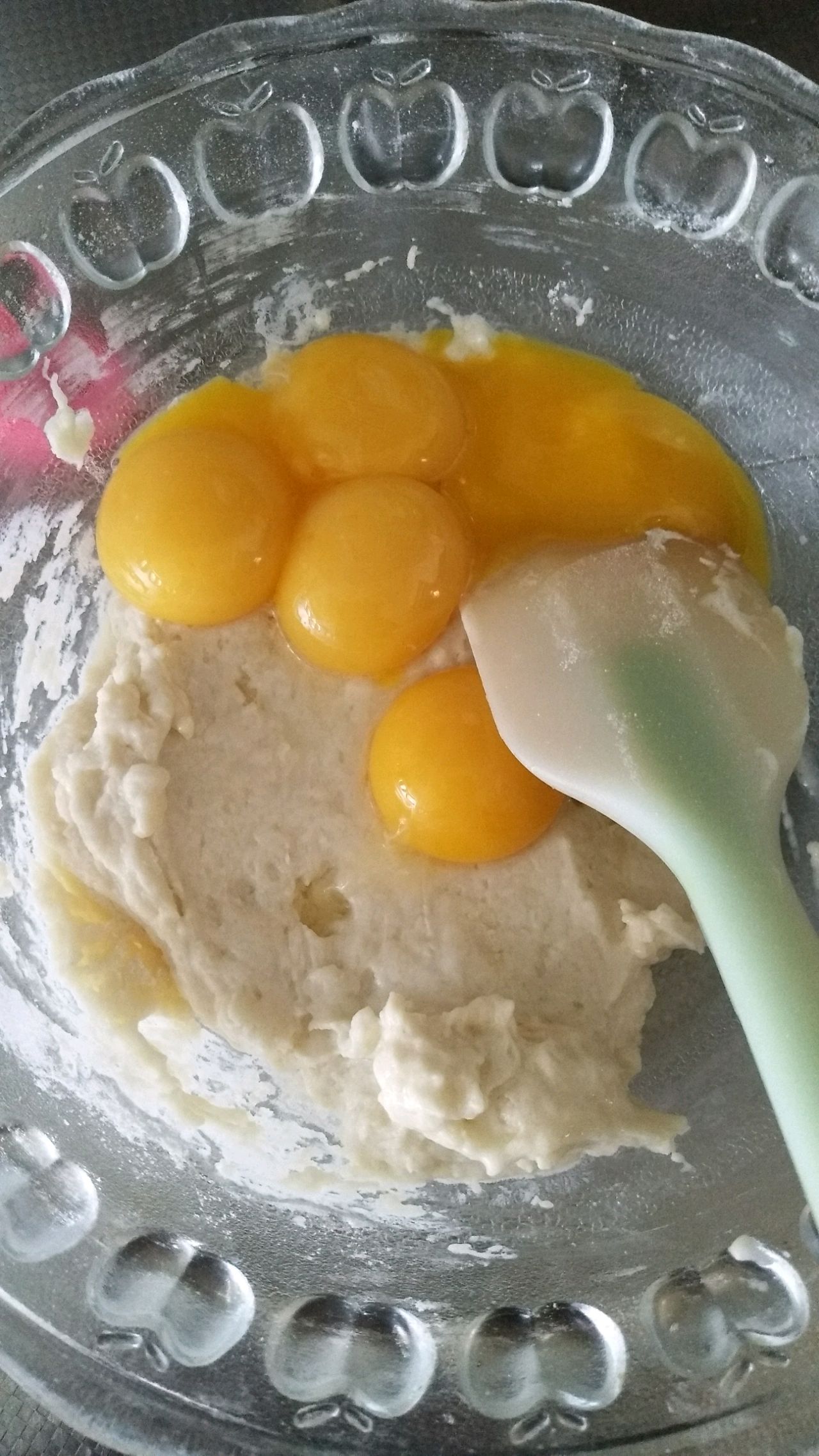 不塌陷不回缩的戚风蛋糕