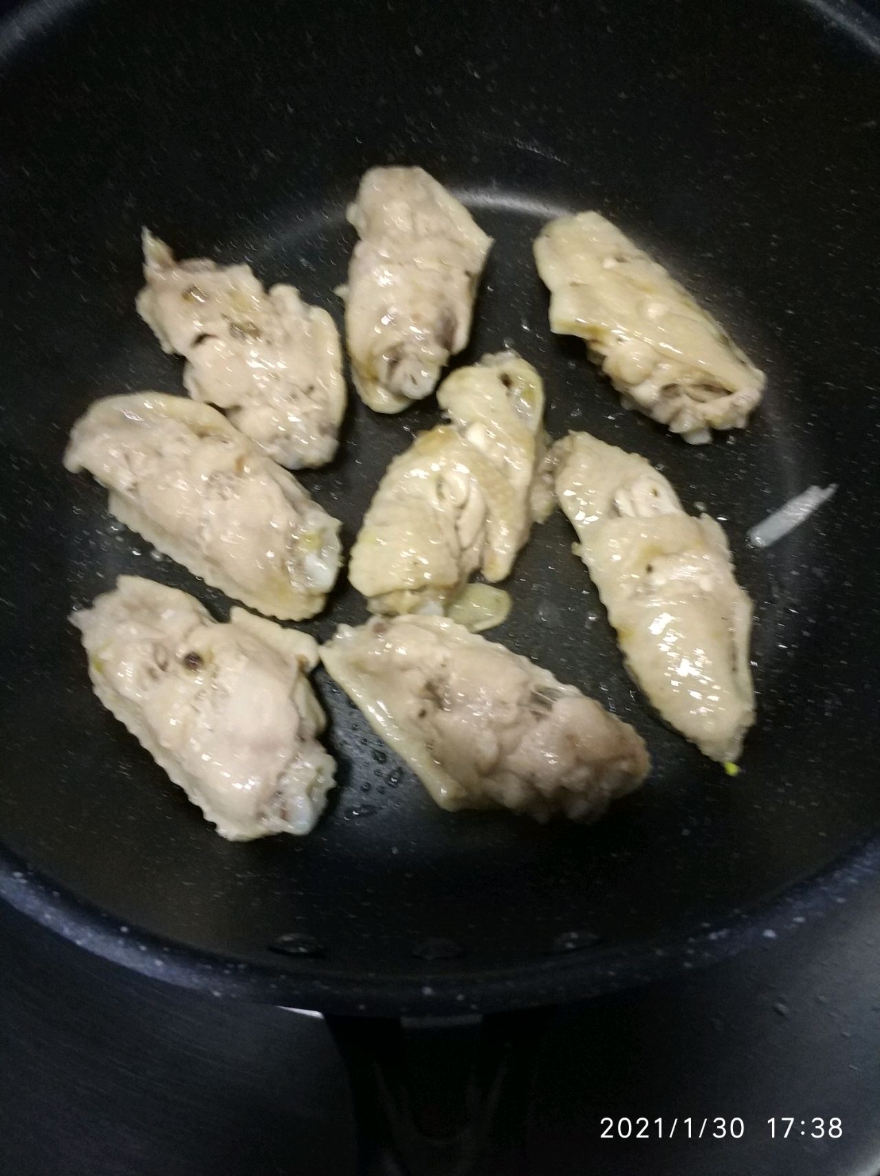 不用一滴油，就能把鸡翅煎的特别好吃