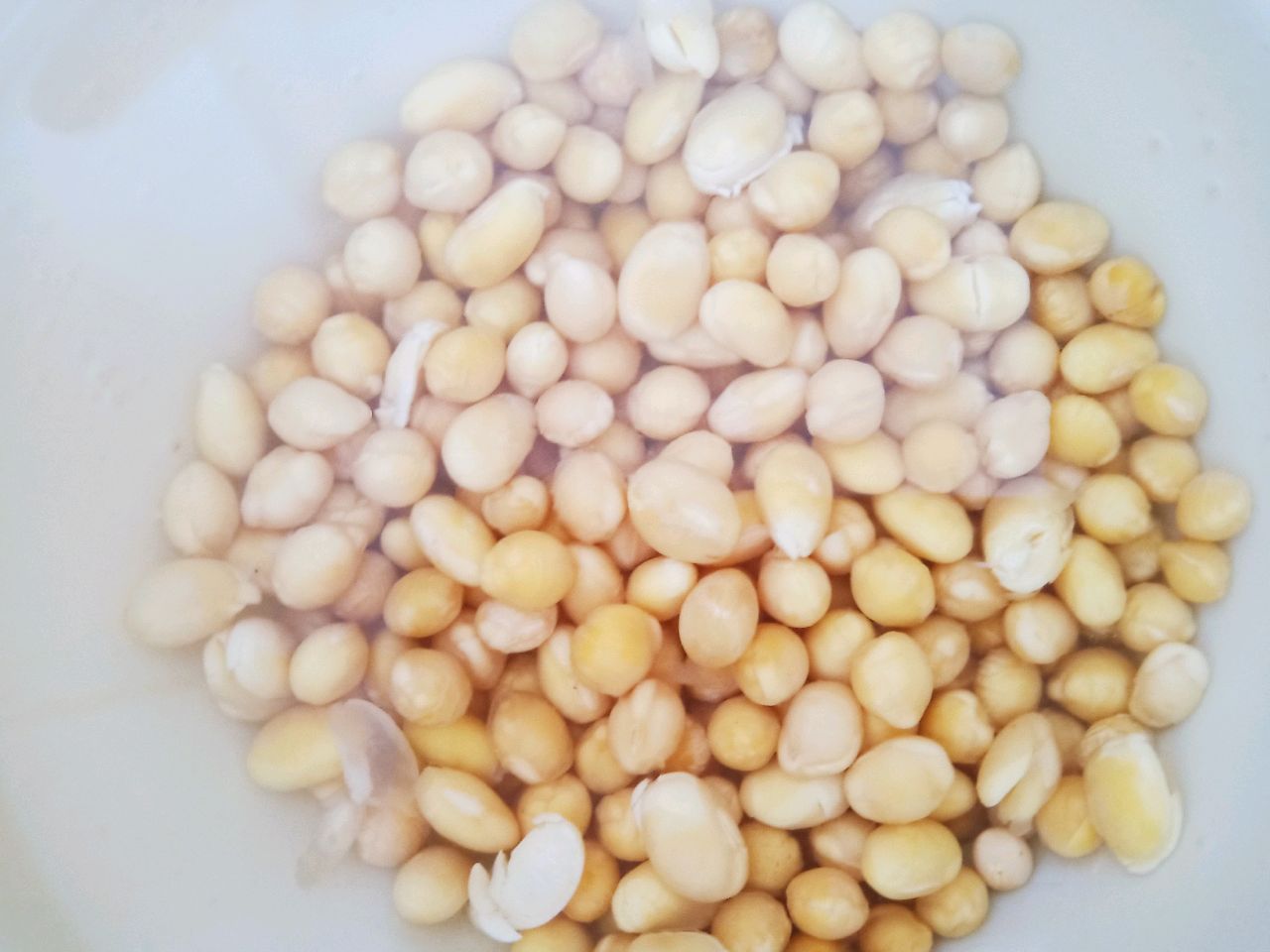 不用炒糖色的黄豆焖猪蹄