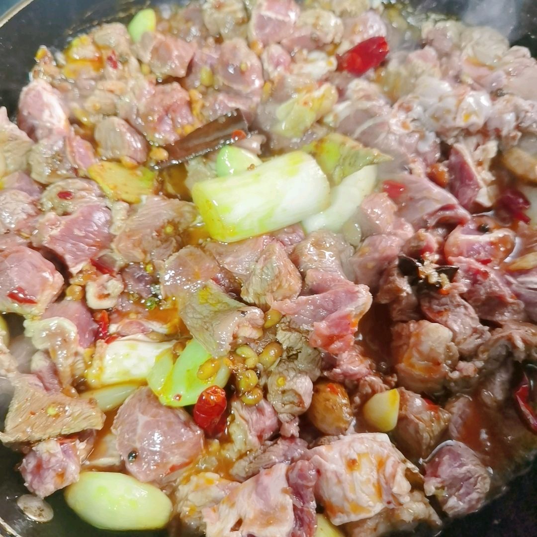 不用除水的牛肉炖黄豆