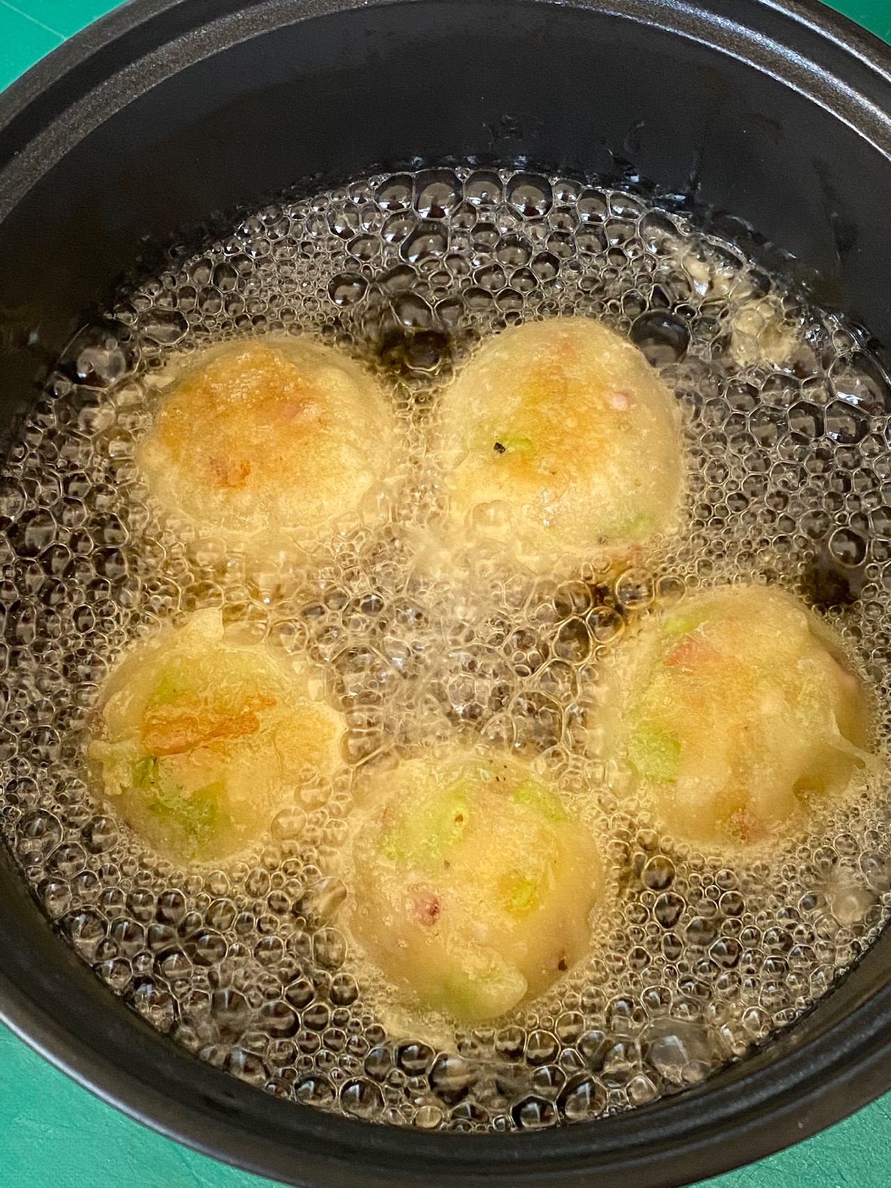 不用模具的章鱼小丸子