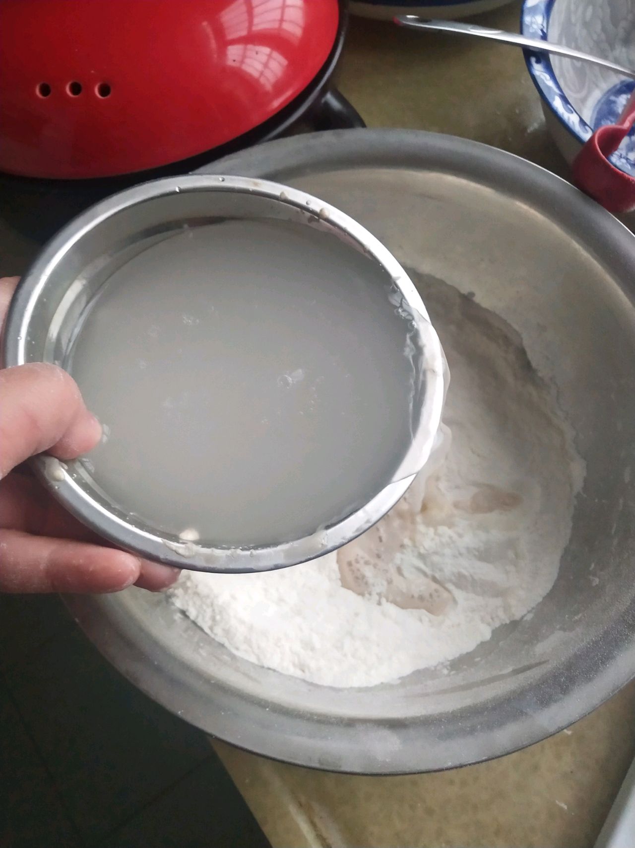 不用揉面就能做的超级松软酥脆的莲藕马蹄猪肉煎饼