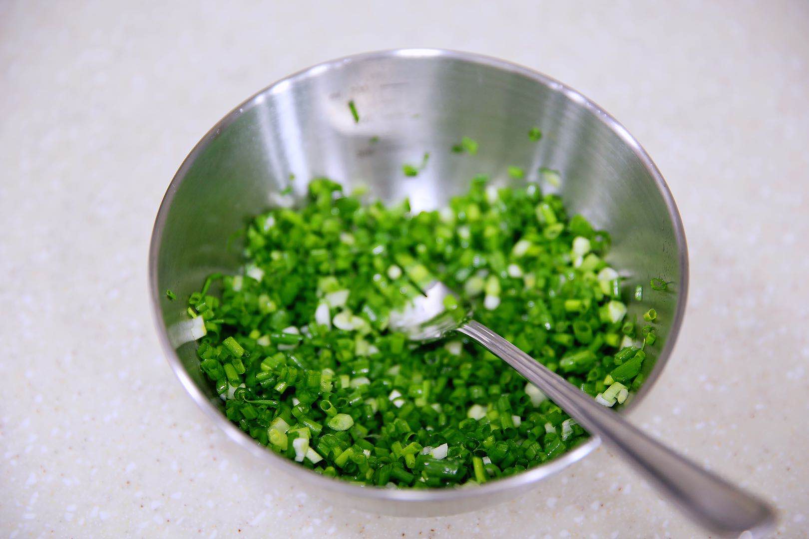 不用揉面做又宣又软香喷喷葱花芝麻发面大饼