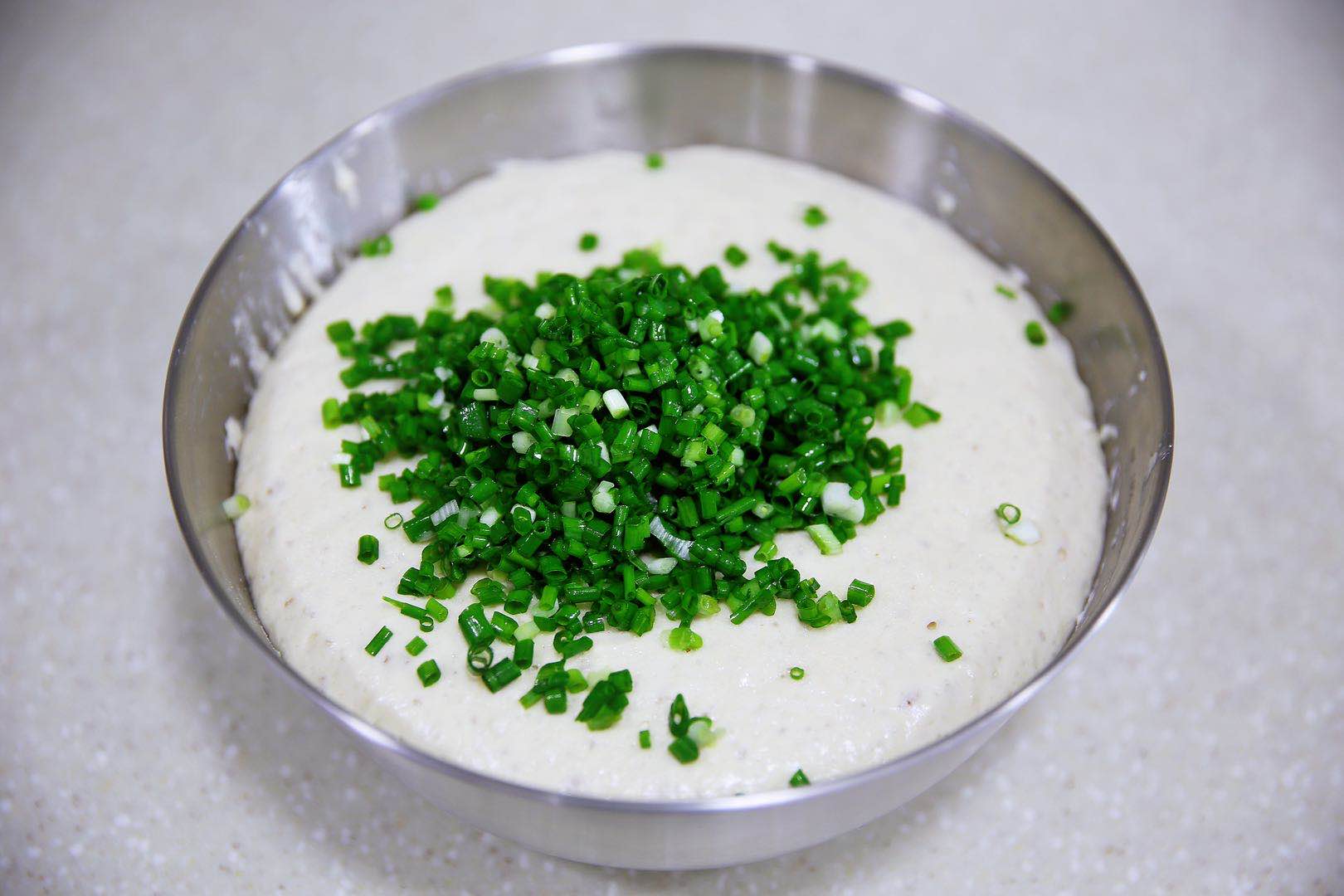 不用揉面做又宣又软香喷喷葱花芝麻发面大饼