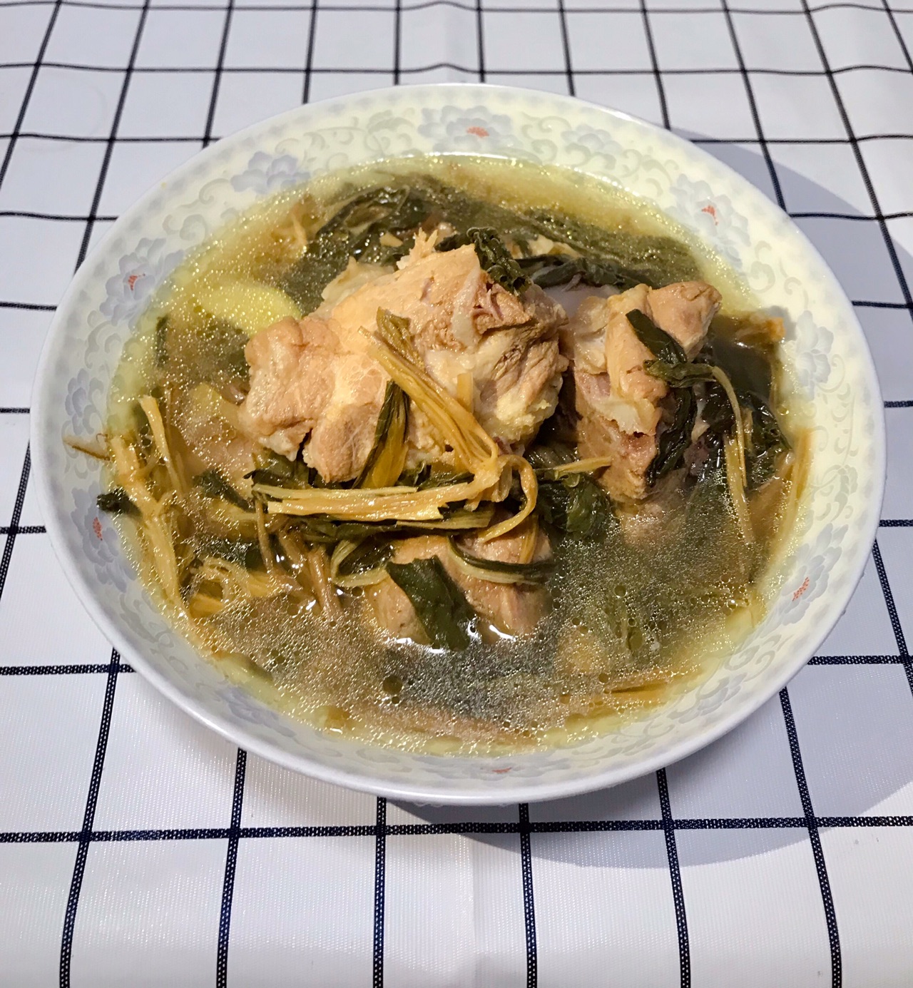 菜干煲筒骨汤