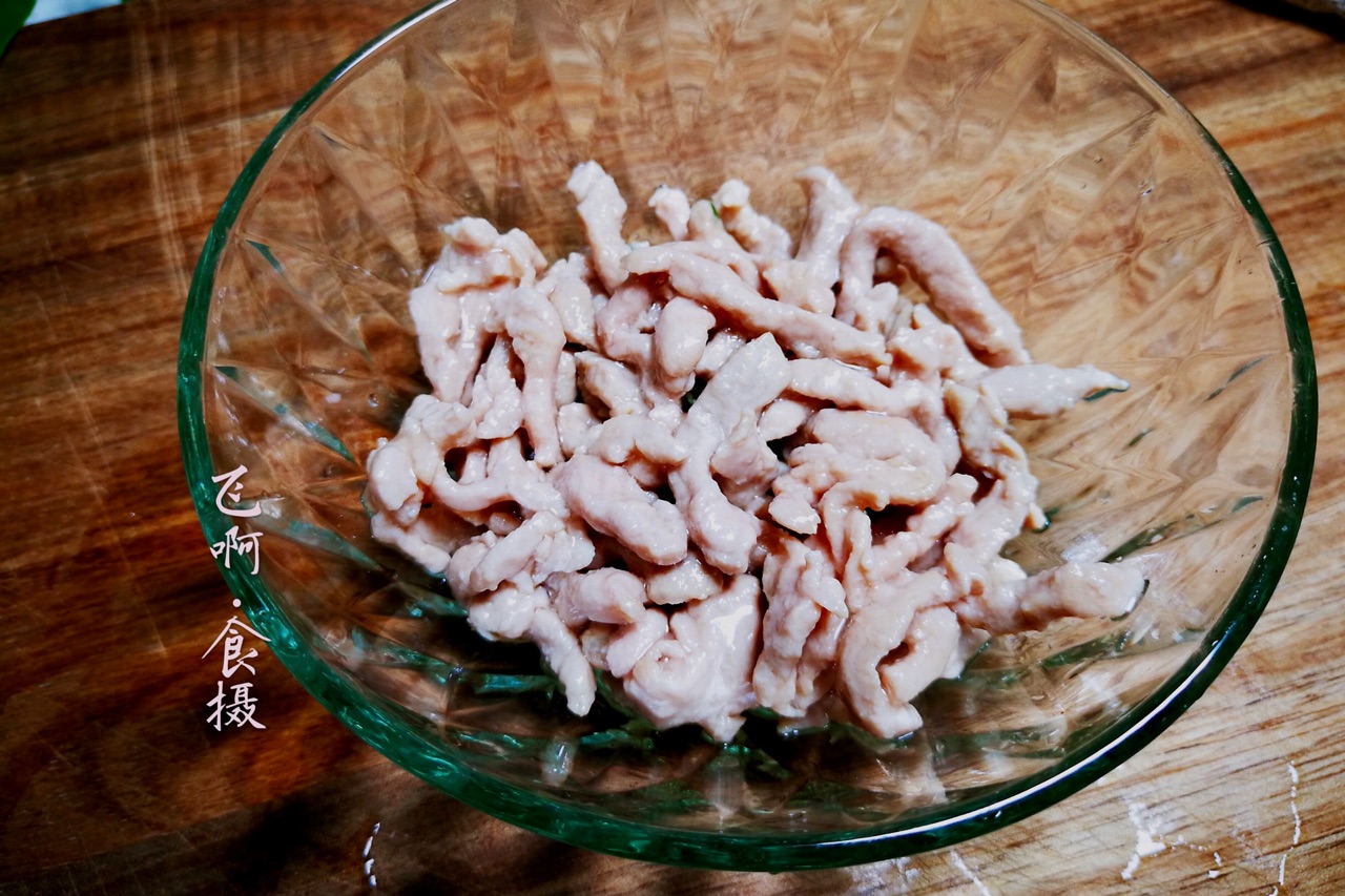 菜梗木耳炒肉丝
