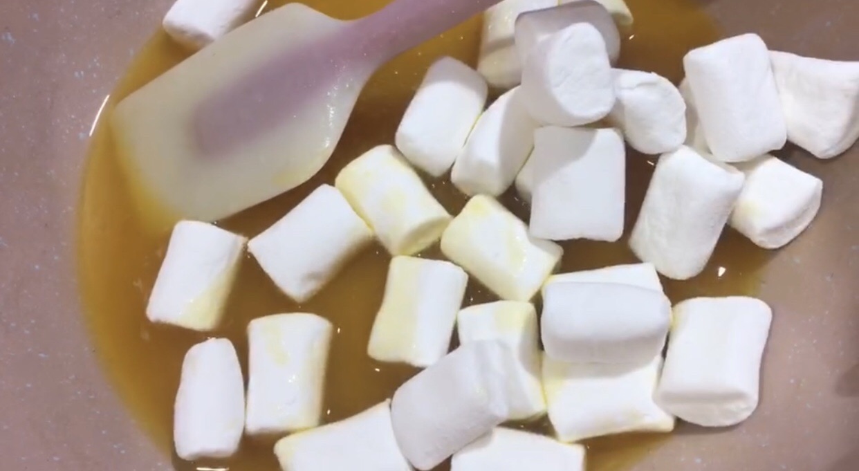 彩虹雪花酥