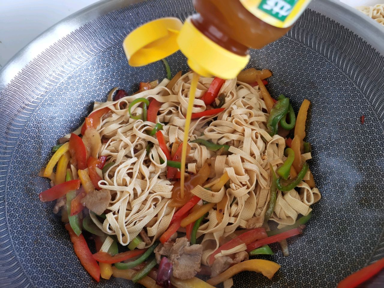 彩椒干豆腐