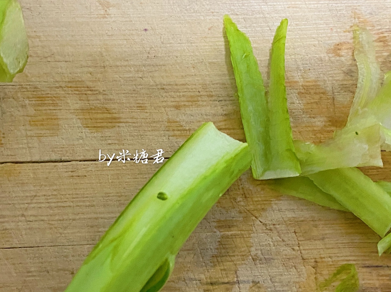 菜心炒牛肉盖饭