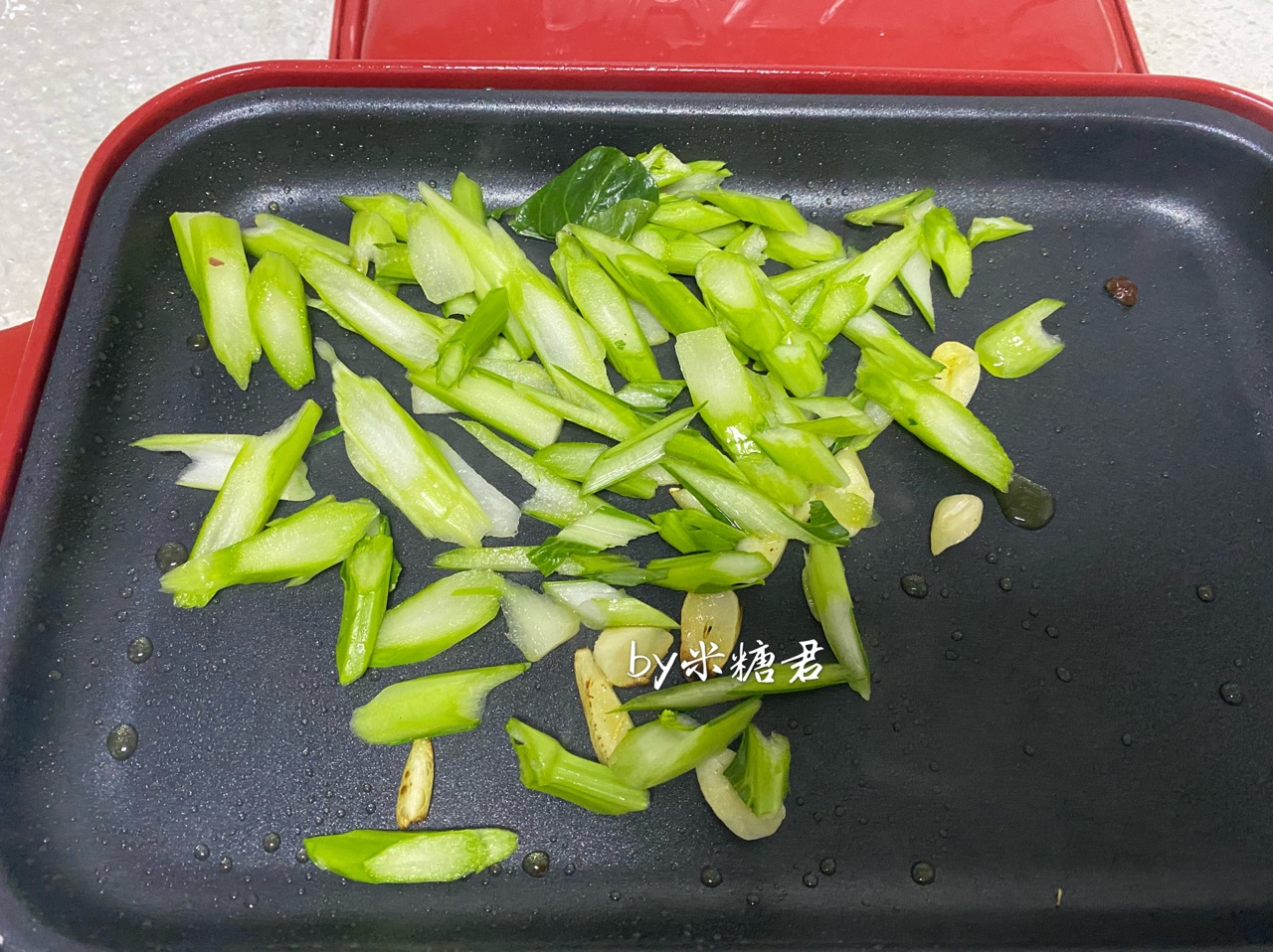 菜心炒牛肉盖饭
