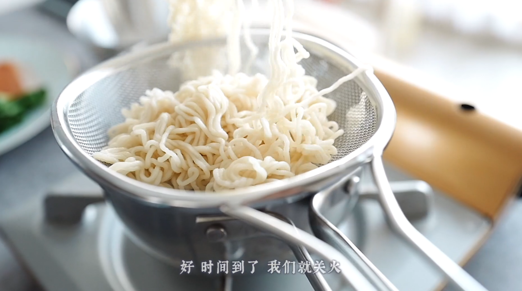 餐蛋面豪华版方便面