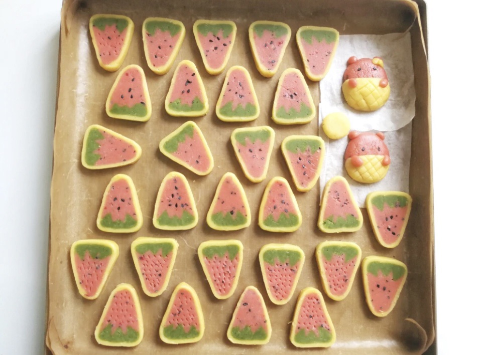 【草莓饼干】