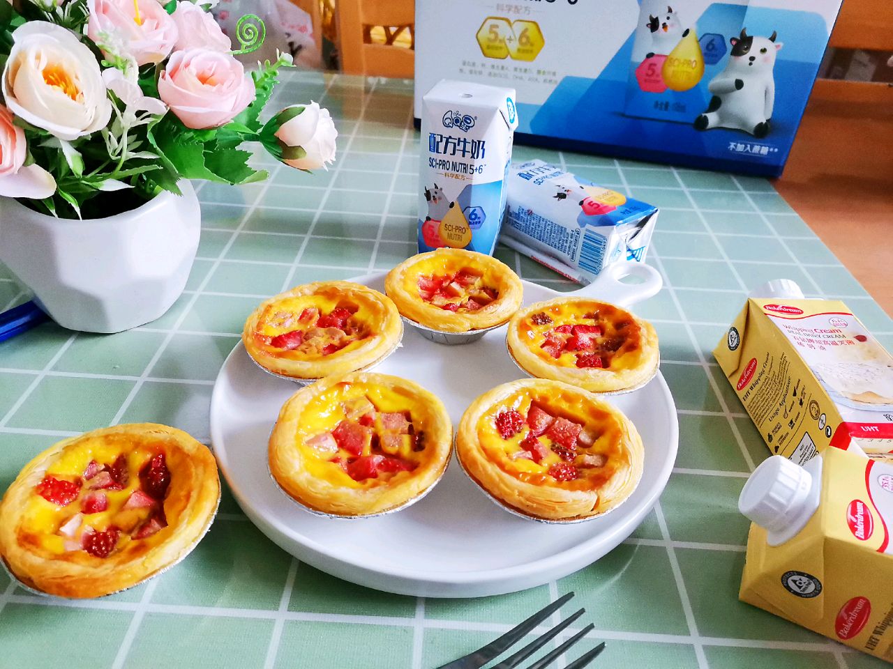 草莓蛋挞