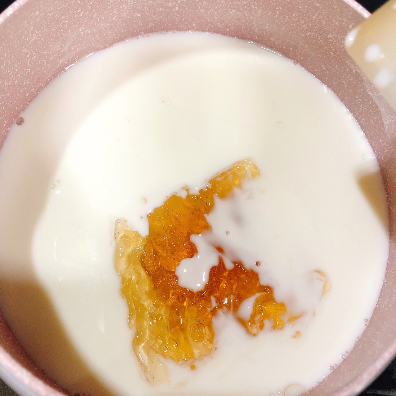草莓慕斯蛋糕