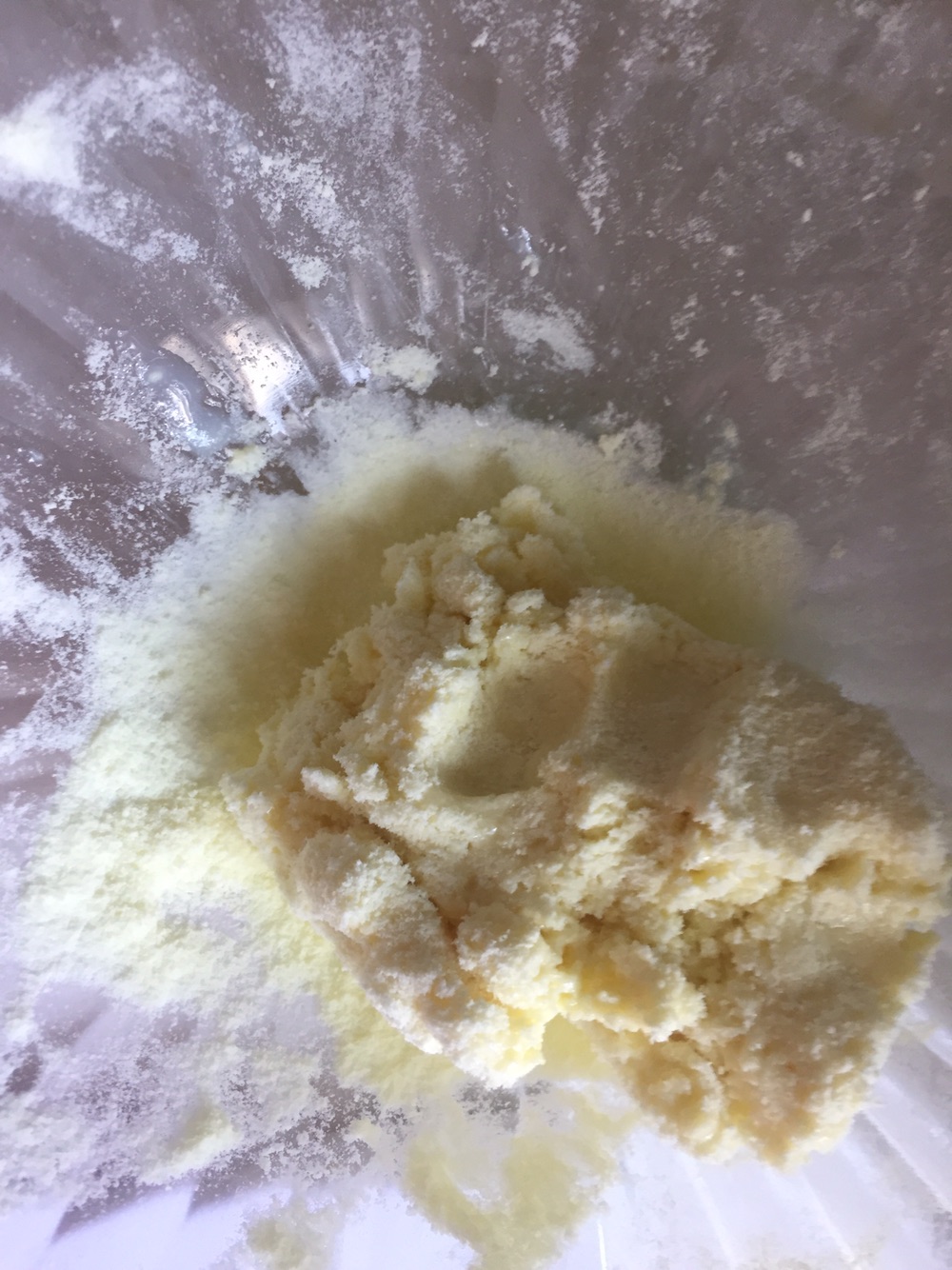 草莓奶香球