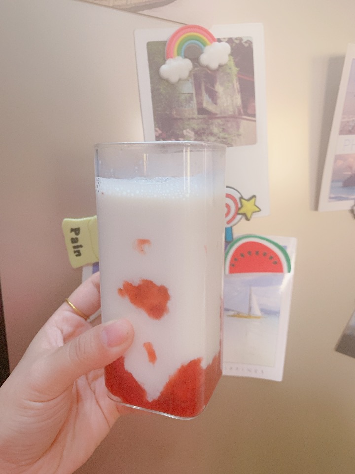 草莓新牛乳