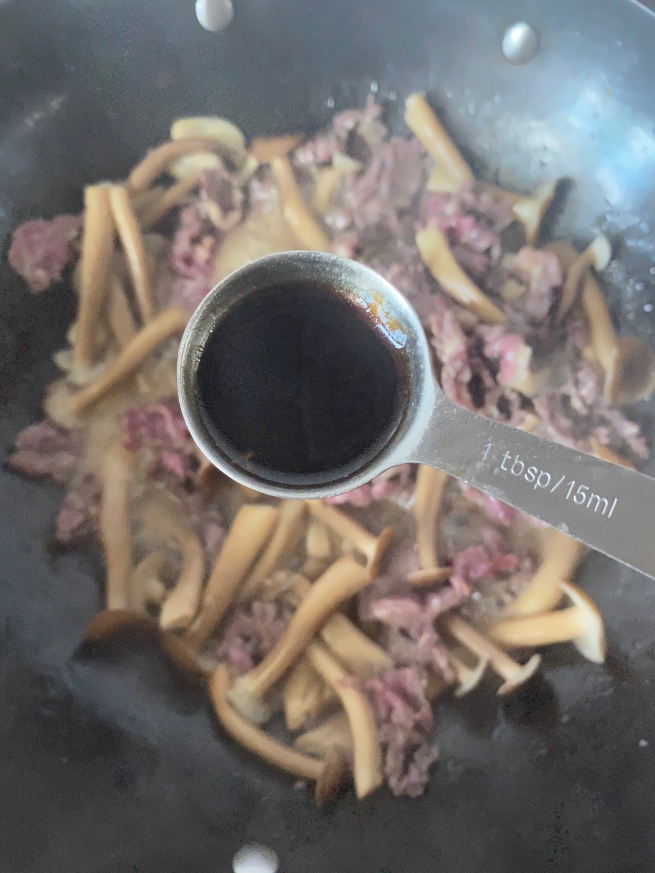茶树菇炒肥牛