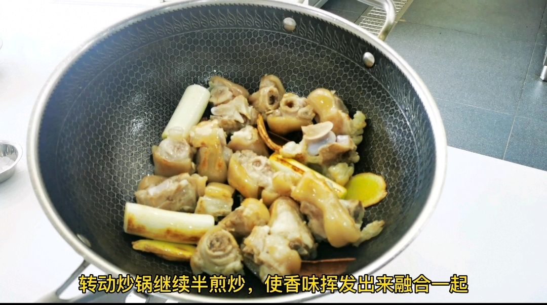 颤动红烧猪手