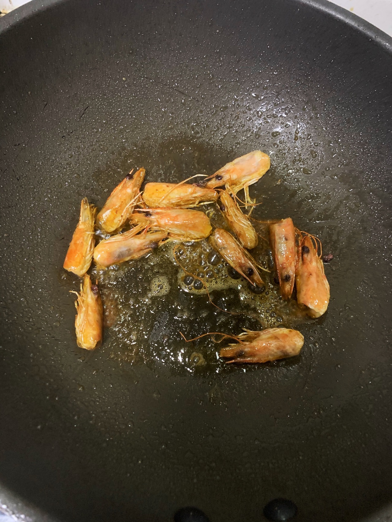 馋哭小孩儿的鲜虾豆腐煲