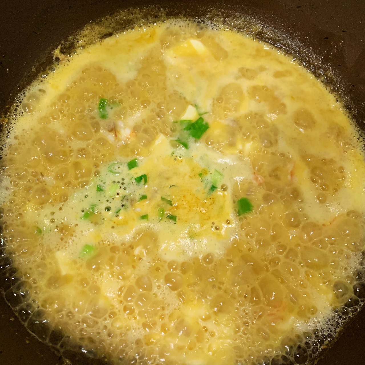馋哭小孩儿的鲜虾豆腐煲