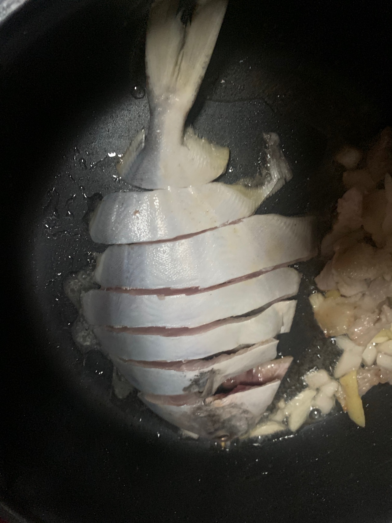 鲳鱼炖年糕