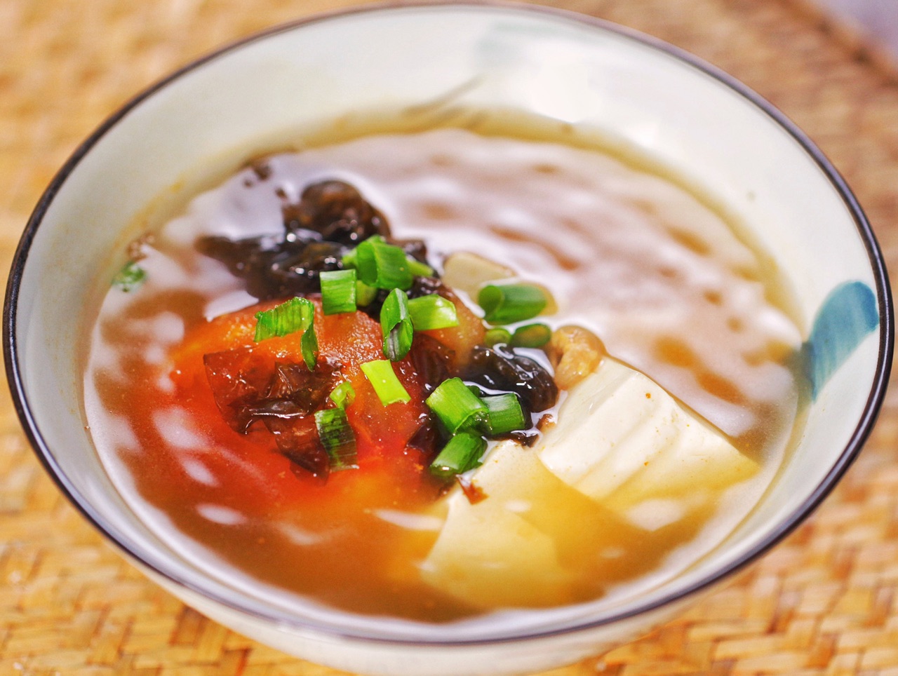 超低热量胡辣番茄豆腐紫菜汤