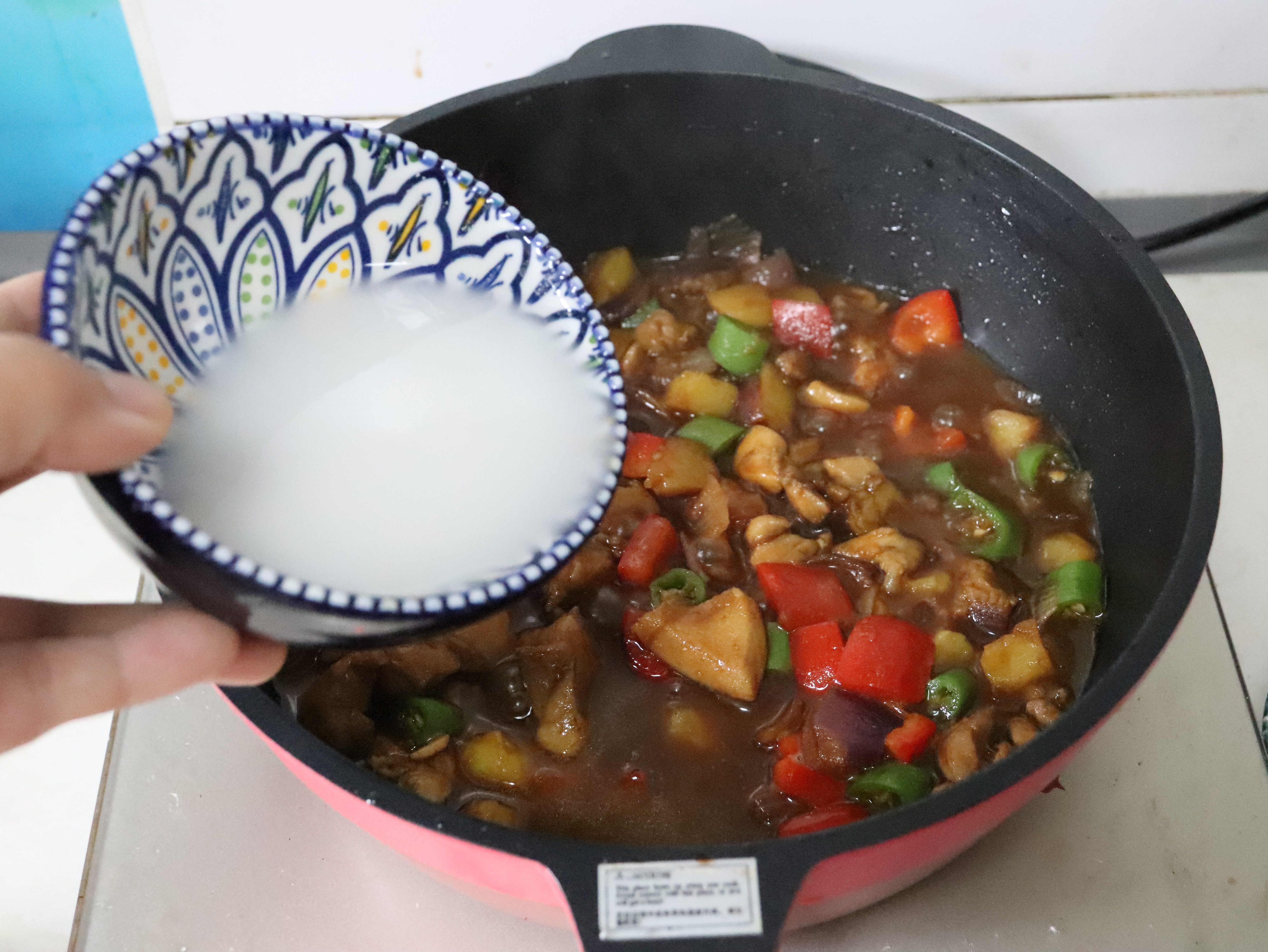 超好吃的鸡腿肉土豆盖饭