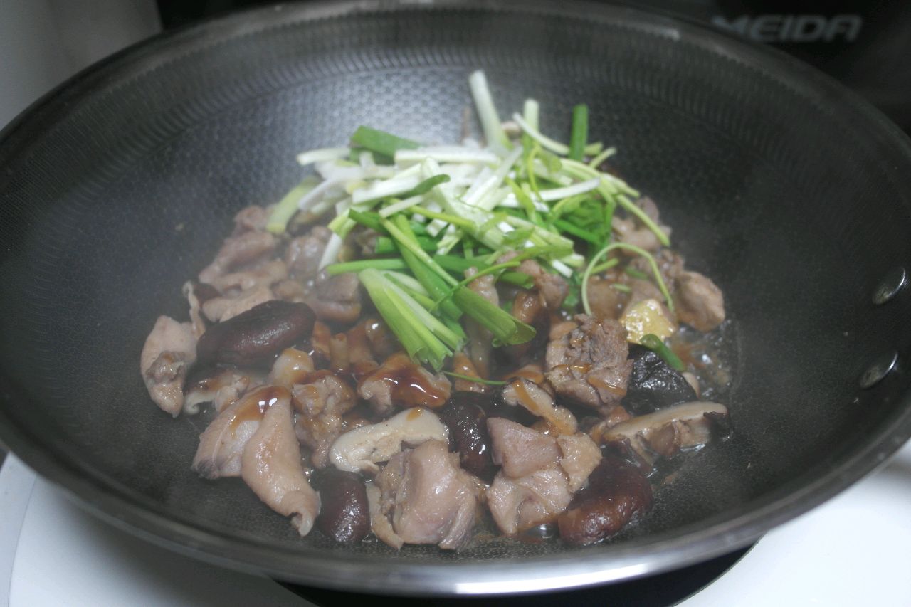 超好吃、饭也多吃几碗‼️【香菇滑鸡】