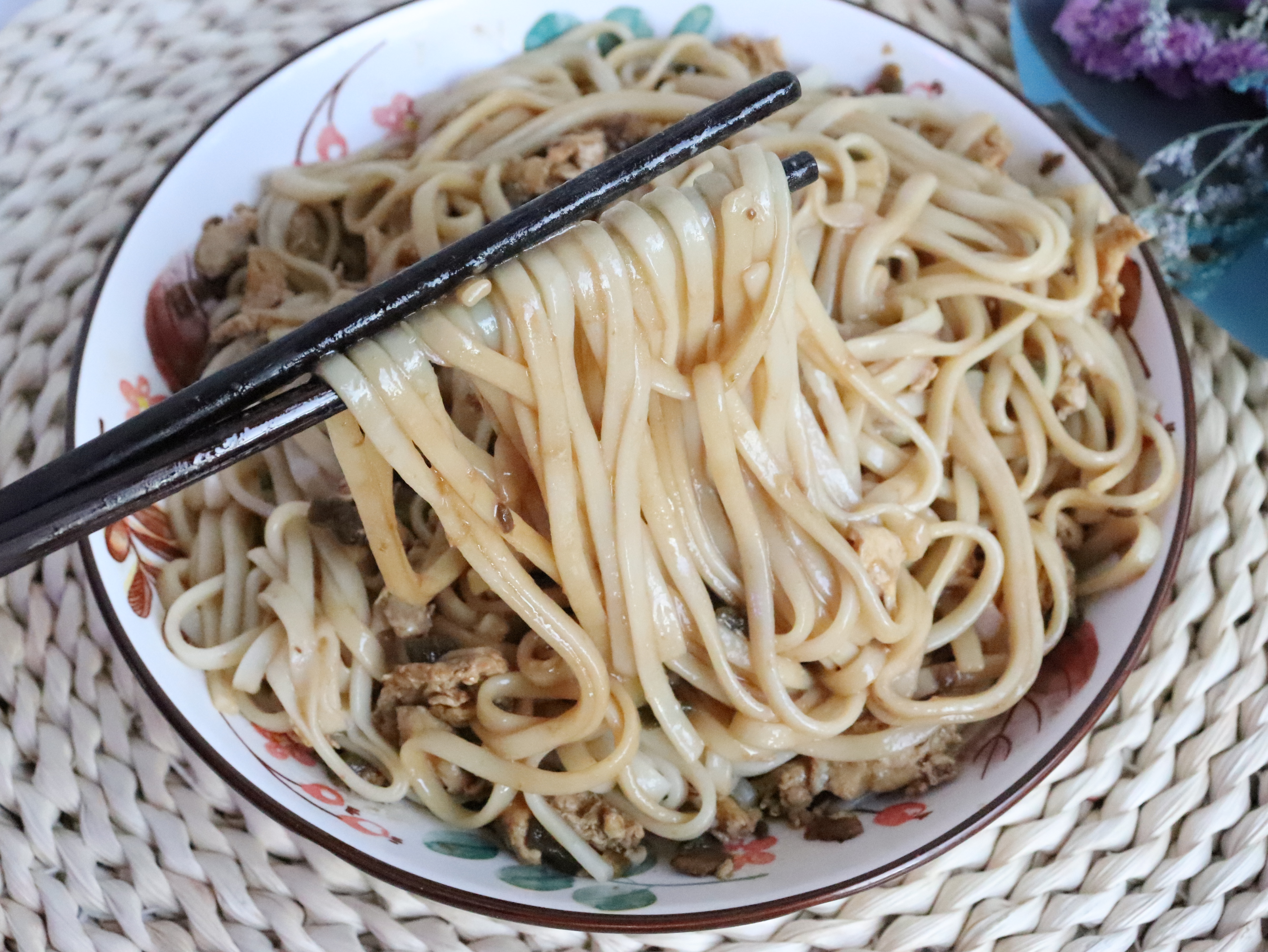 超好吃简单的鸡蛋酱拌面