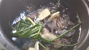 超好喝的板栗乌鸡汤香气扑鼻