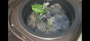 超好喝的板栗乌鸡汤香气扑鼻