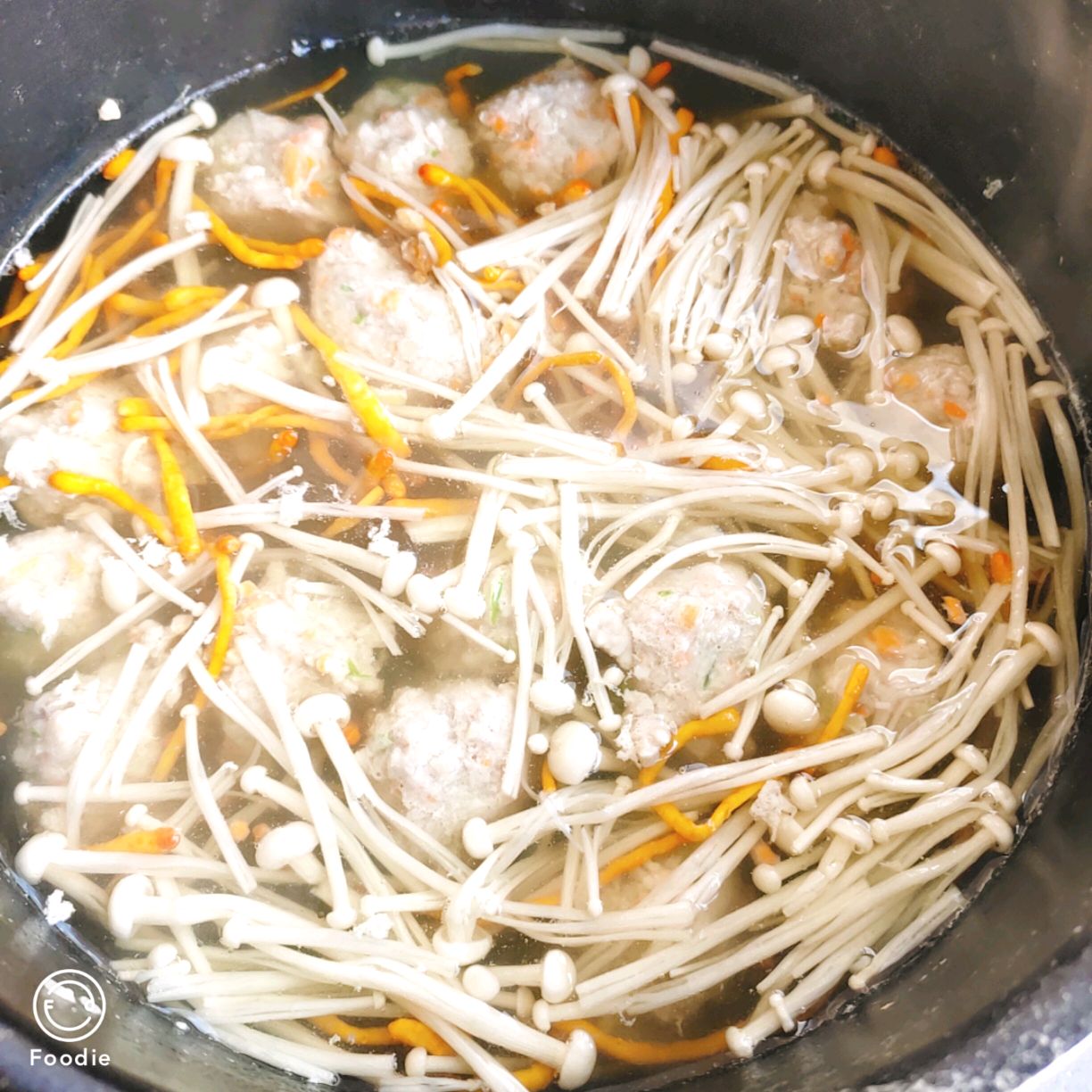 超好喝的 虫草花肉丸汤