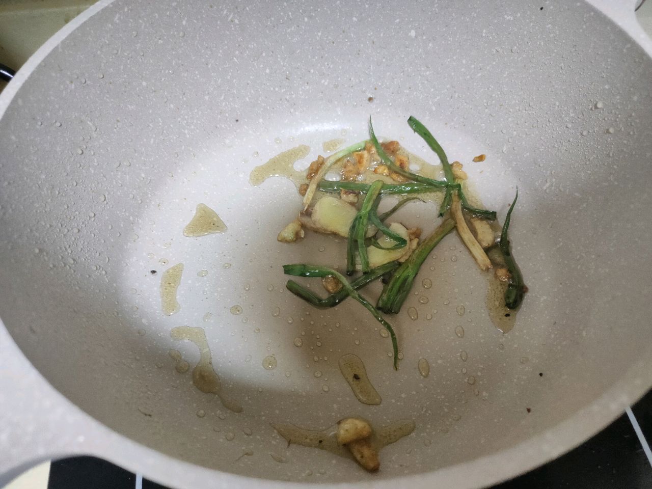 炒鸡版红烧鸡腿